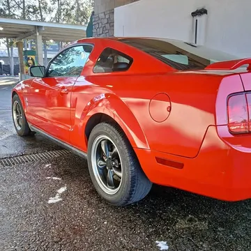 2006 Ford Mustang V6 Coupe 2D