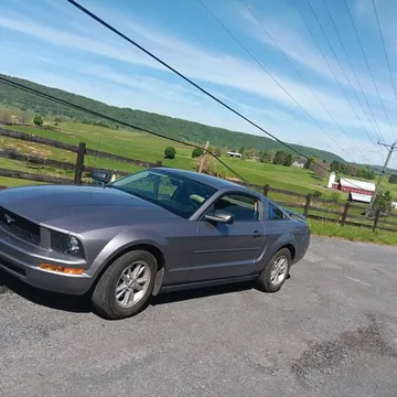 2006 Ford Mustang V6 Coupe 2D