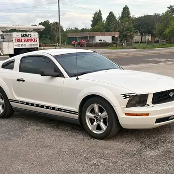 2006 Ford Mustang V6 Coupe 2D