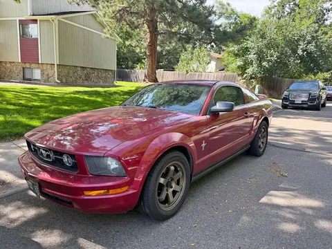 2006 Ford Mustang V6 Coupe 2D