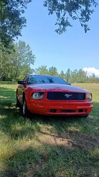 2006 Ford Mustang V6 Coupe 2D