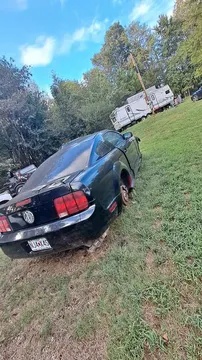 2006 Ford Mustang V6 Coupe 2D