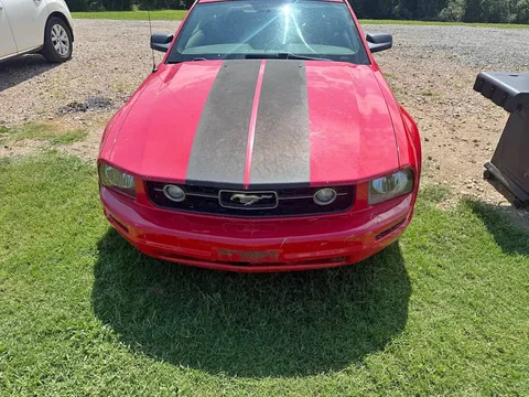 2006 Ford Mustang V6 Premium Coupe 2D