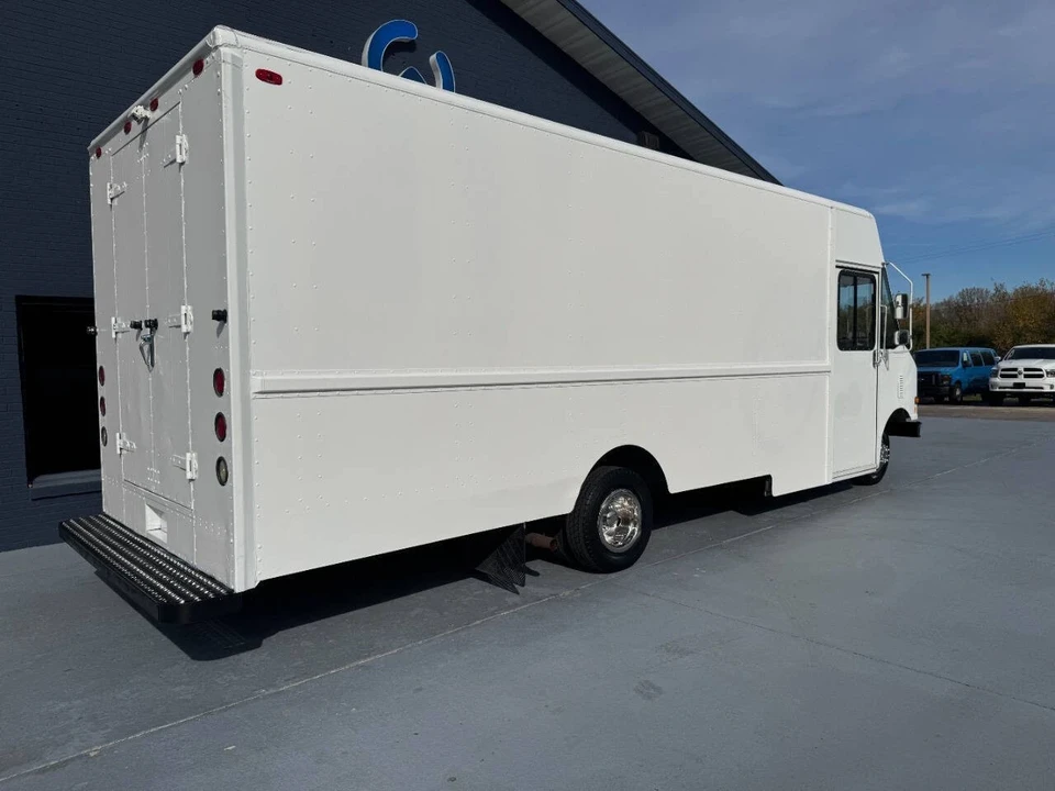 2006 Ford Econoline Van - Image 5 of 12