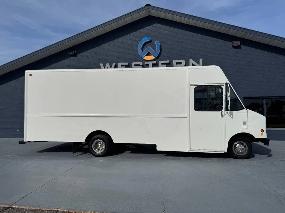 2006 Ford Econoline Van - Image 8 of 12