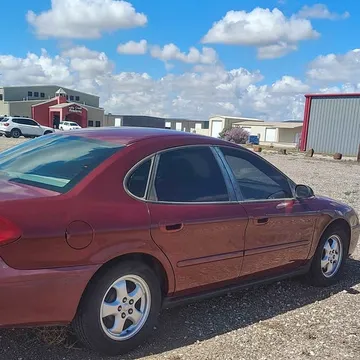 2006 Ford Taurus GL Sedan 4D