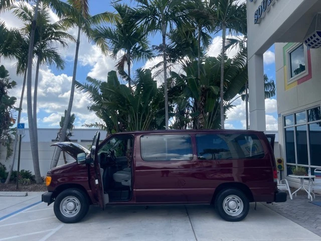 2006 Ford Econoline Van - Image 9 of 21