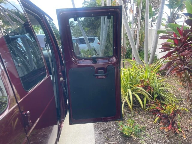 2006 Ford Econoline Van - Image 14 of 21