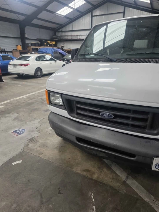 2006 Ford Econoline Van - Image 3 of 9