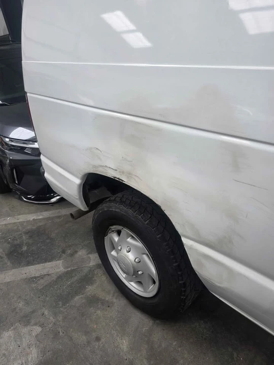 2006 Ford Econoline Van - Image 6 of 9