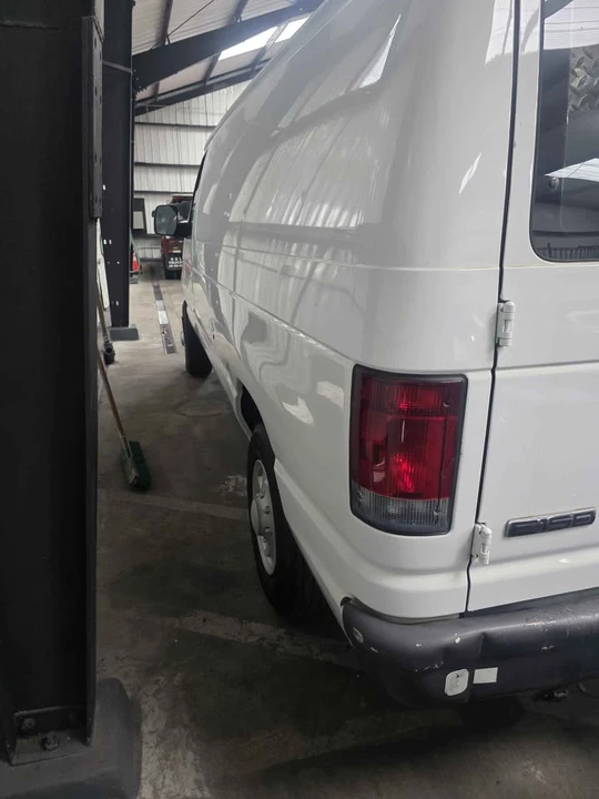 2006 Ford Econoline Van - Image 7 of 9