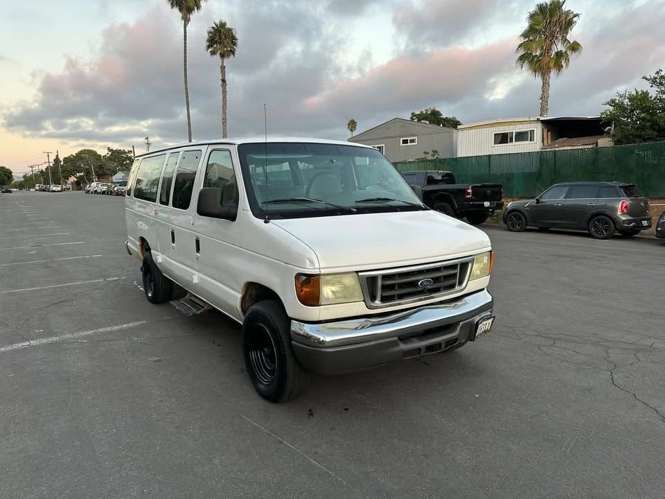 2006 Ford Econoline Van - Image 2 of 13