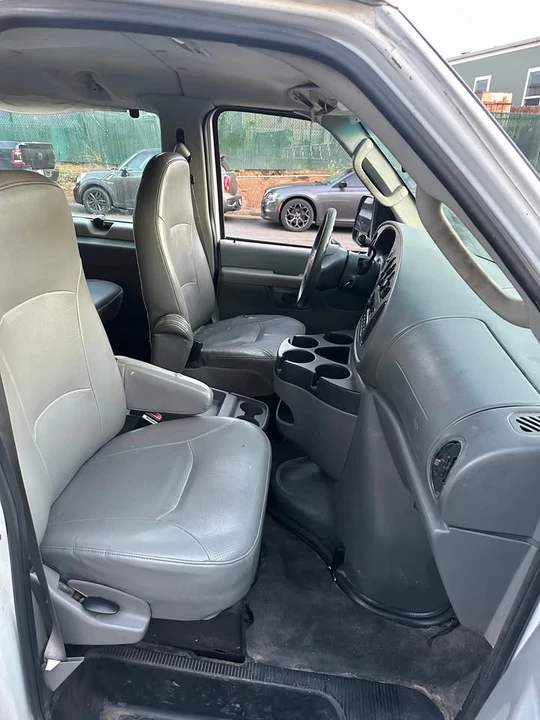 2006 Ford Econoline Van - Image 8 of 13