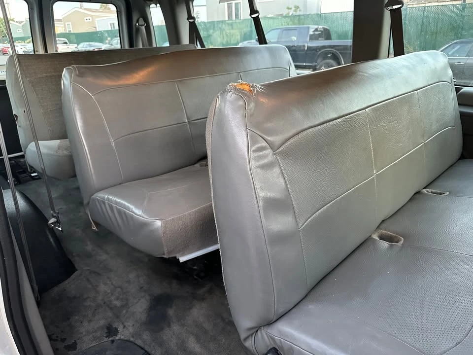 2006 Ford Econoline Van - Image 9 of 13