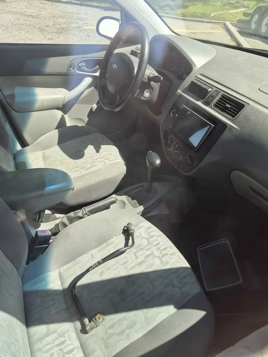 2006 Ford Focus 2nd Gen - Image 2 of 4