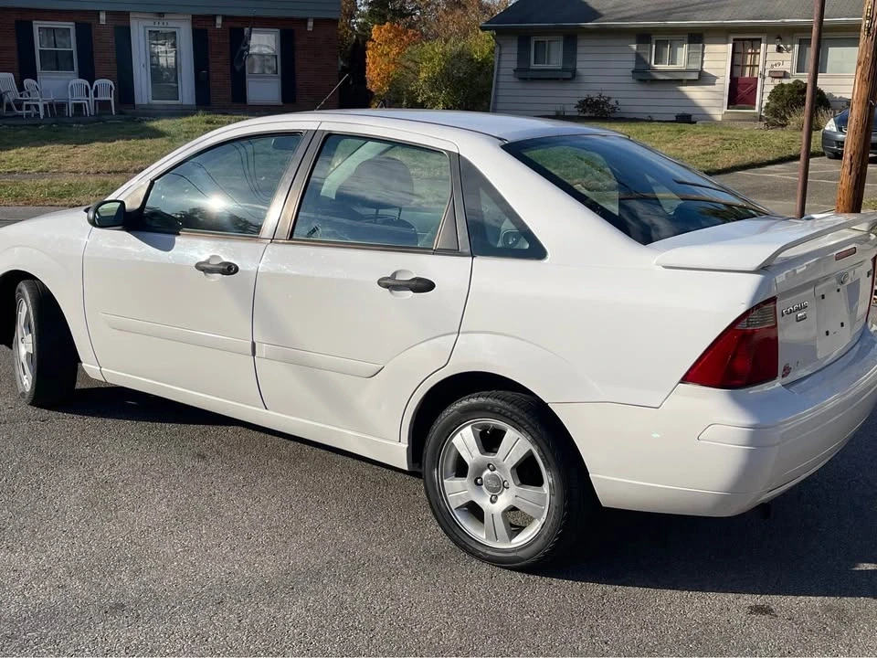 2006 Ford Focus 2nd Gen - Image 11 of 14
