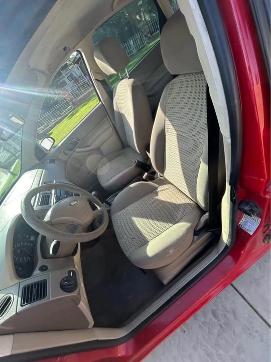 2006 Ford Focus 2nd Gen - Image 2 of 7