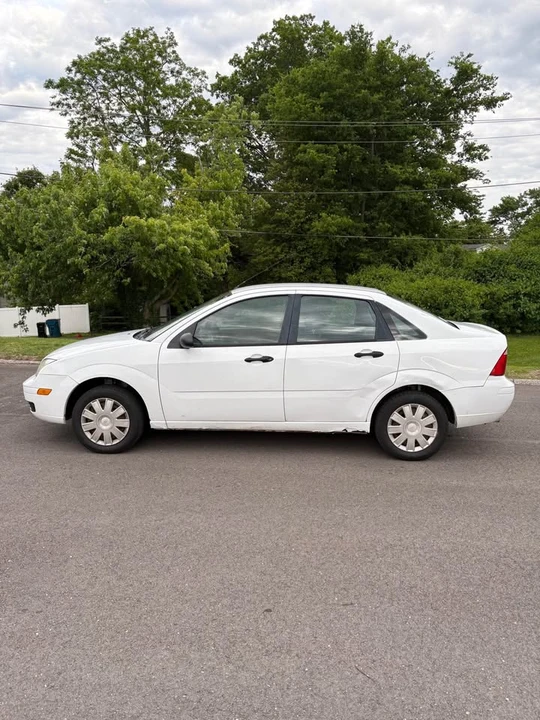 2006 Ford Focus 2nd Gen - Image 9 of 13