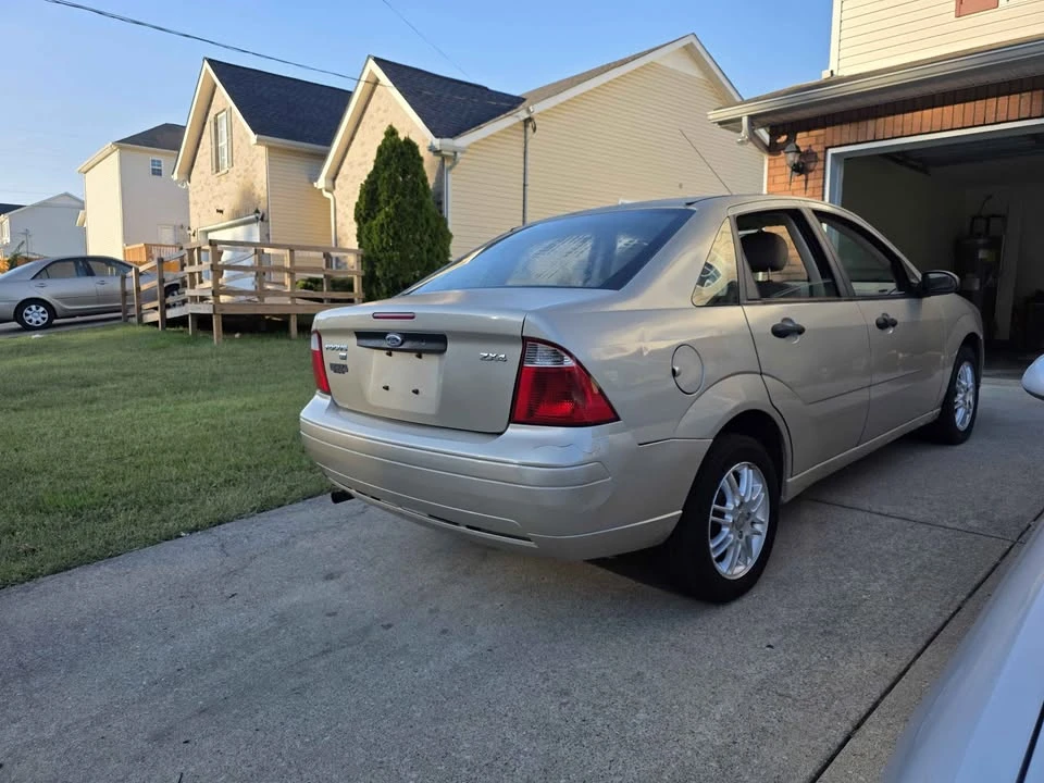 2006 Ford Focus 2nd Gen - Image 8 of 11