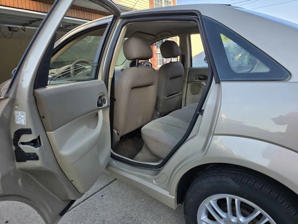 2006 Ford Focus 2nd Gen - Image 6 of 11