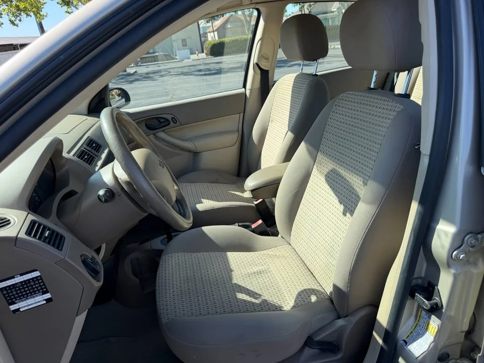 2006 Ford Focus 2nd Gen - Image 9 of 17