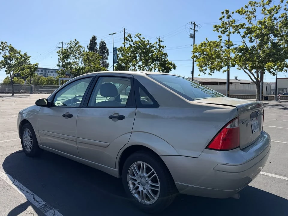 2006 Ford Focus 2nd Gen - Image 6 of 17