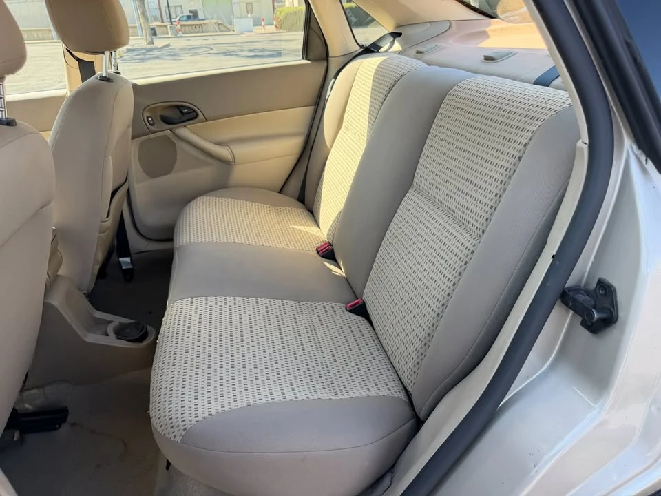 2006 Ford Focus 2nd Gen - Image 10 of 17