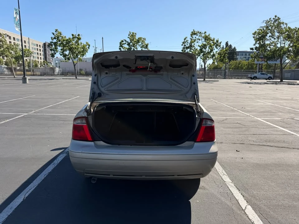 2006 Ford Focus 2nd Gen - Image 5 of 17