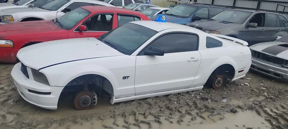 2006 Ford S197 Mustang - Image 2 of 8