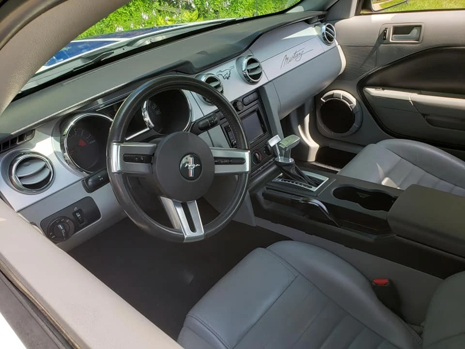 2006 Ford S197 Mustang GT - Image 11 of 12