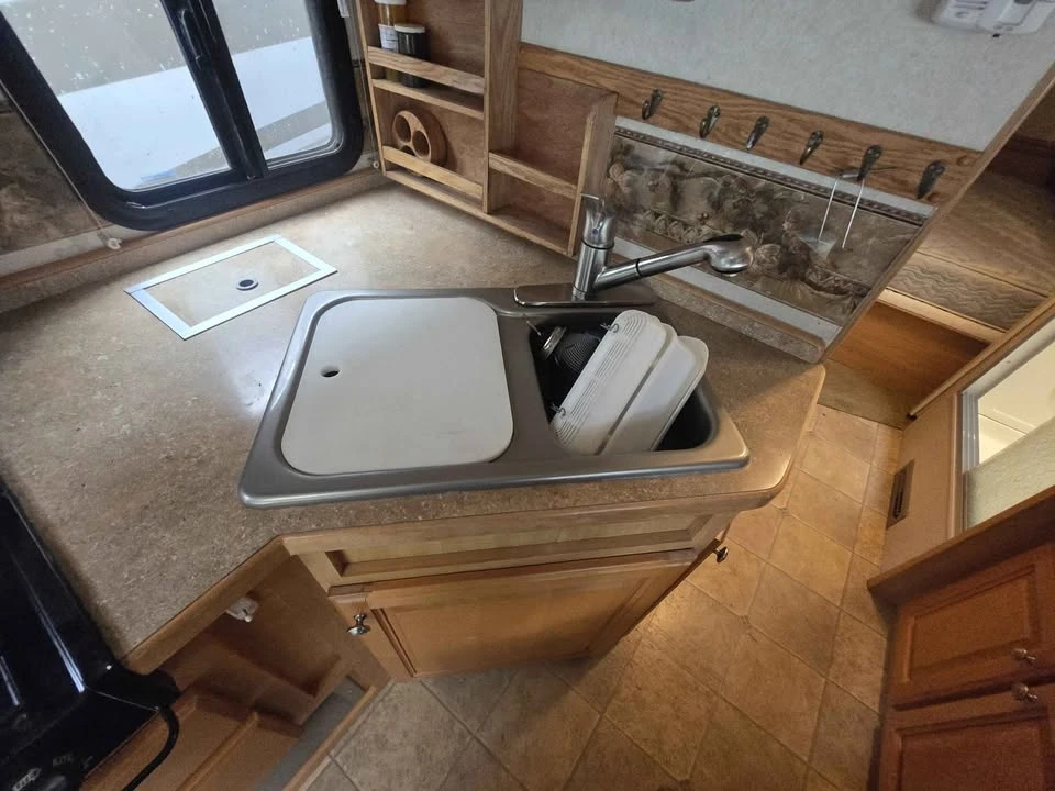 2006 Ford Econoline Van - Image 11 of 20