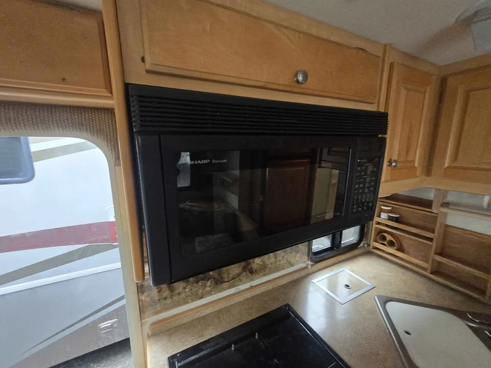 2006 Ford Econoline Van - Image 14 of 20