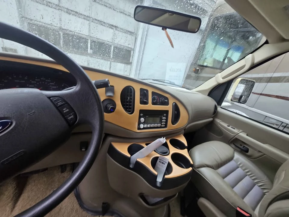 2006 Ford Econoline Van - Image 6 of 20
