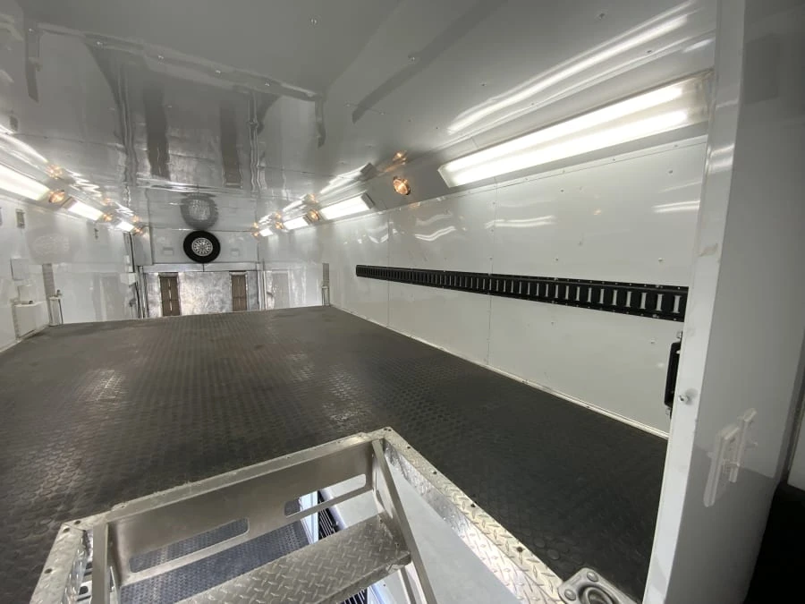 2006 Freightliner - Image 18 of 26