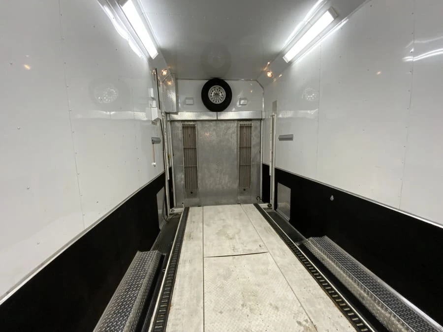 2006 Freightliner - Image 17 of 26