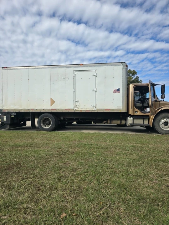 2006 Freightliner - Image 8 of 8