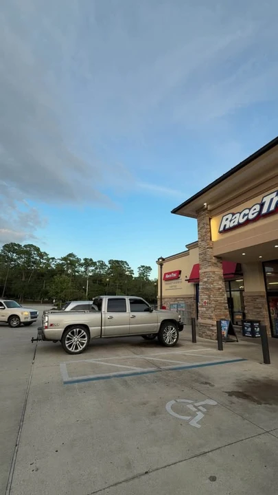 2006 GMC C/K - Image 3 of 13