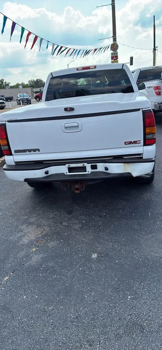 2006 GMC Sierra 2nd Gen - Image 3 of 9
