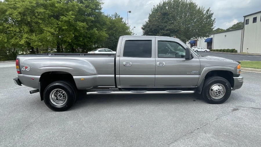 2006 GMC Sierra Heavy Duty 2nd Gen - Image 2 of 14