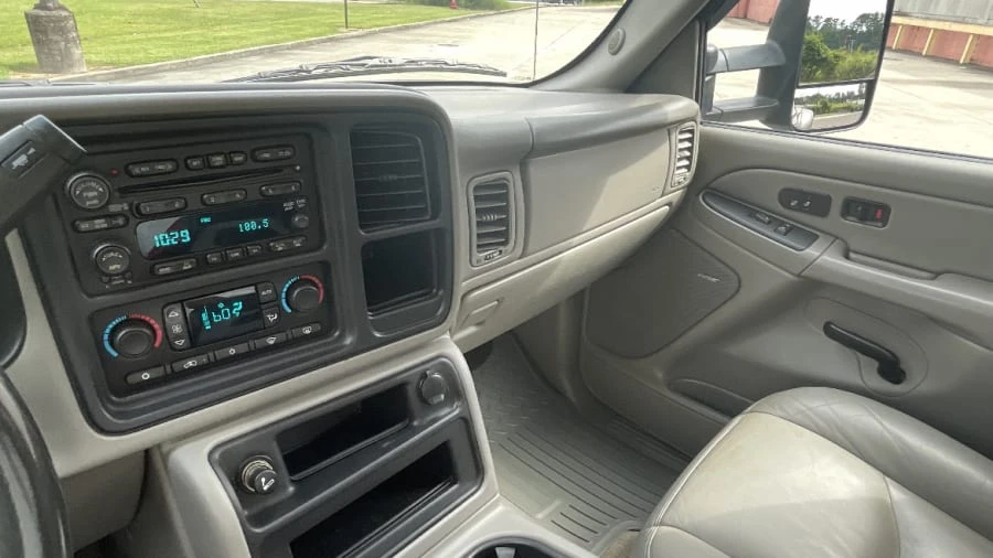 2006 GMC Sierra Heavy Duty 2nd Gen - Image 5 of 14