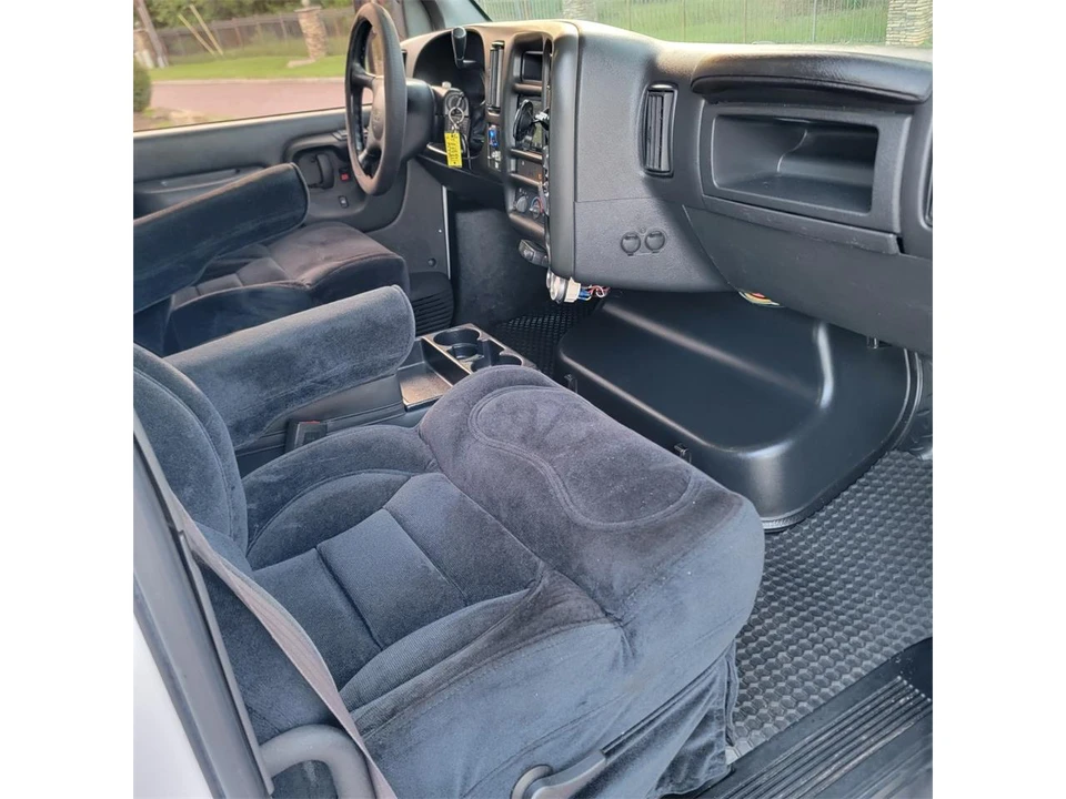 2006 GMC TopKick - Image 26 of 31