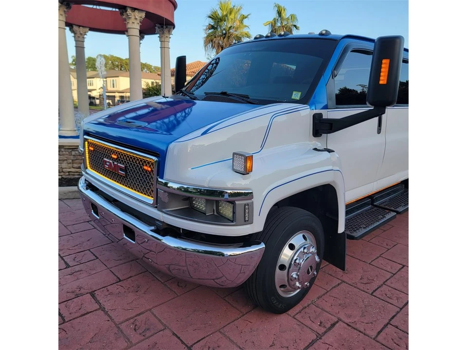 2006 GMC TopKick - Image 11 of 31
