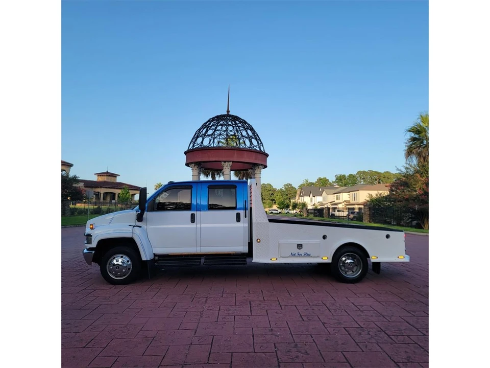 2006 GMC TopKick - Image 2 of 31