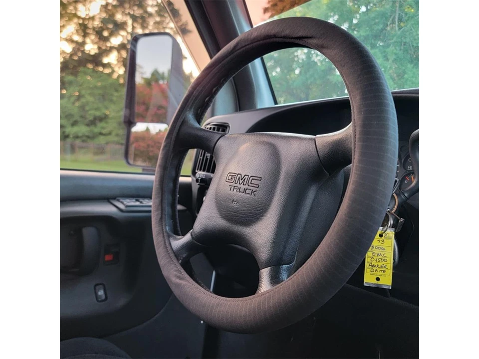 2006 GMC TopKick - Image 28 of 31