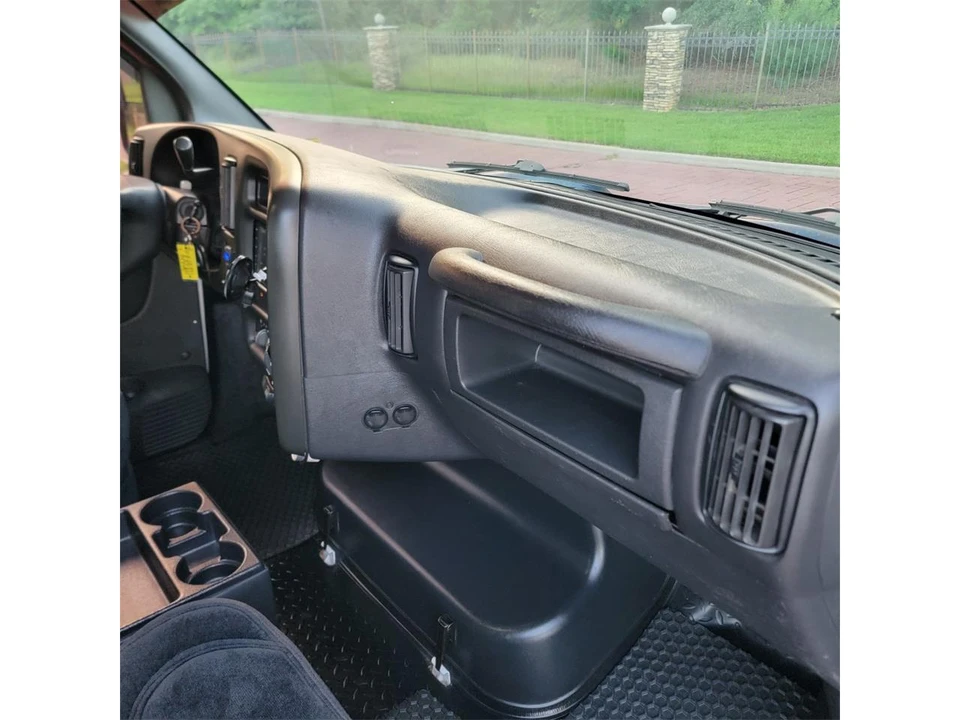 2006 GMC TopKick - Image 27 of 31