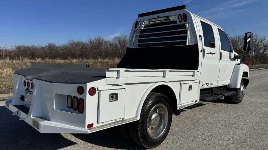 2006 GMC TopKick - Image 3 of 11