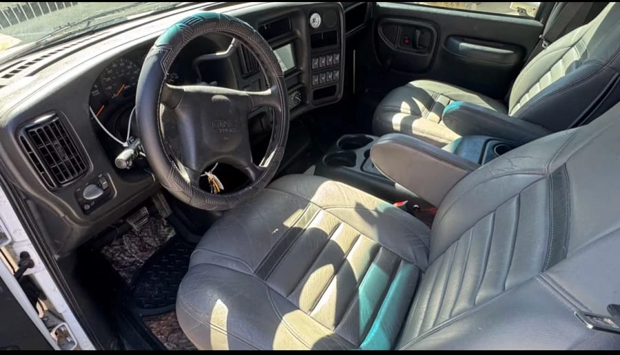 2006 GMC TopKick - Image 9 of 11