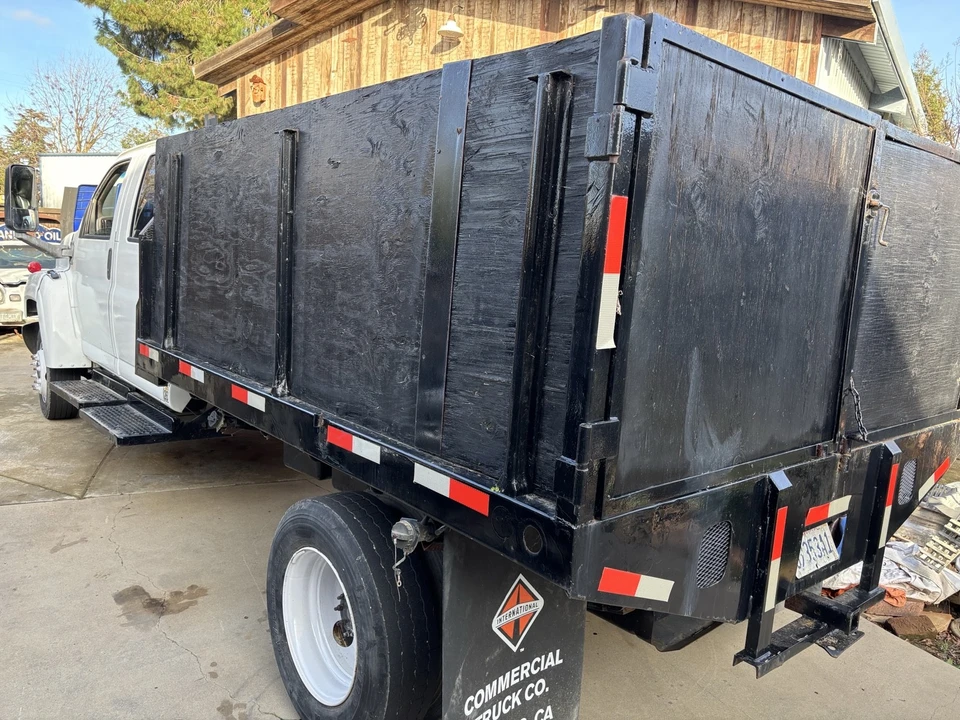2006 GMC TopKick - Image 10 of 21