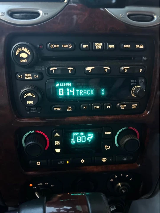2006 GMC Envoy - Image 13 of 15