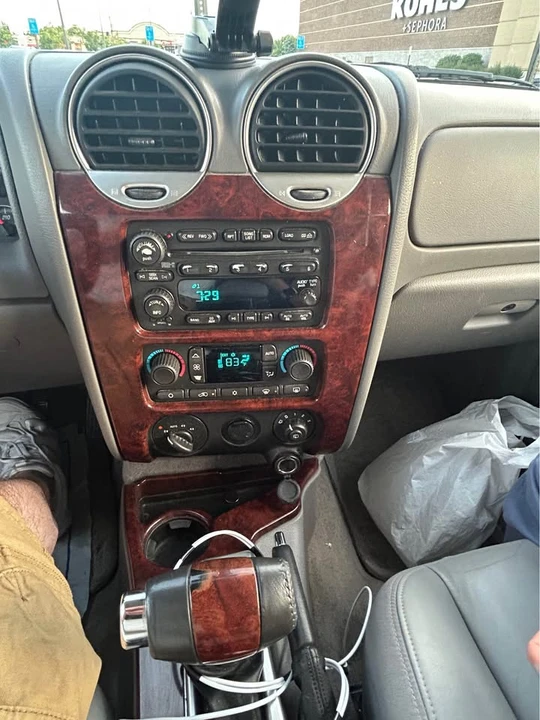 2006 GMC Envoy - Image 8 of 15